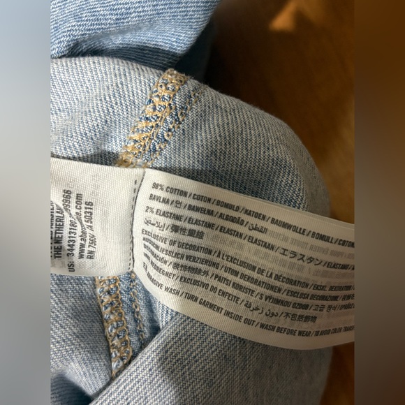 Hollister Light Wash Denim Frayed Distressed Button Biker Rock Grunge Jacket XL - Picture 6 of 9